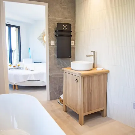 Sumptuous With Sea View And Its Renovated Outbuilding In The Heart Of 泰晤勒·苏尔·梅尔
