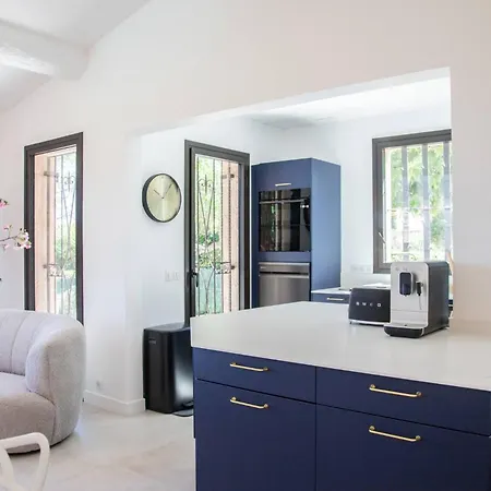 Villa Sumptuous With Sea View And Its Renovated Outbuilding In The Heart Of Théoule-sur-Mer