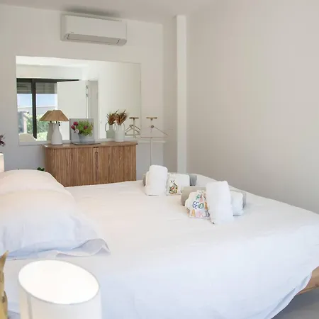Sumptuous With Sea View And Its Renovated Outbuilding In The Heart Of Villa Théoule-sur-Mer