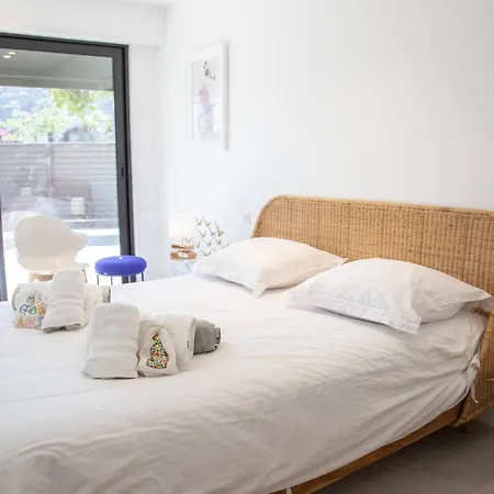 Villa Sumptuous With Sea View And Its Renovated Outbuilding In The Heart Of Théoule-sur-Mer