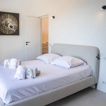 Sumptuous With Sea View And Its Renovated Outbuilding In The Heart Of Théoule-sur-Mer