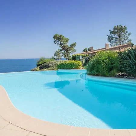 Villa Sumptuous With Sea View And Its Renovated Outbuilding In The Heart Of *