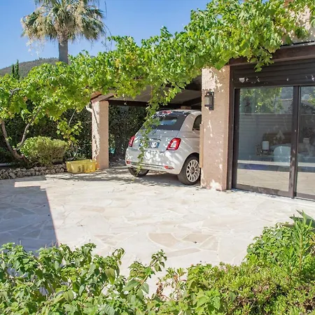 Villa Sumptuous With Sea View And Its Renovated Outbuilding In The Heart Of *