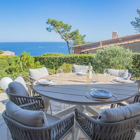 Sumptuous With Sea View And Its Renovated Outbuilding In The Heart Of * Théoule-sur-Mer
