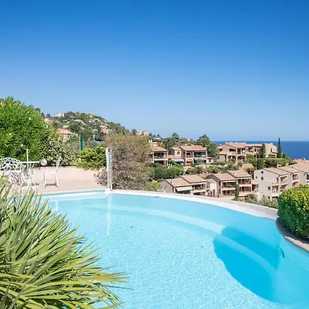 Sumptuous With Sea View And Its Renovated Outbuilding In The Heart Of *